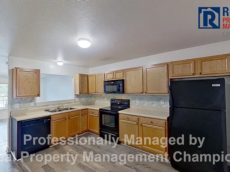 102 Springwood Dr — Photo 8