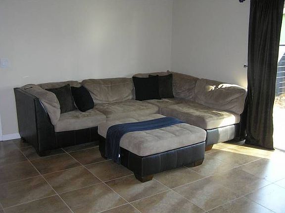 Livingroom tile floors