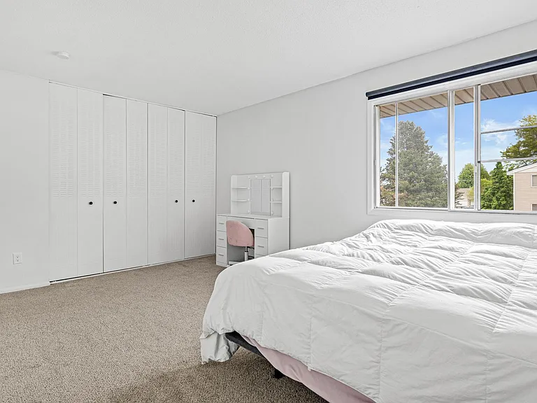 2352 Dorland Ln — Photo 19
