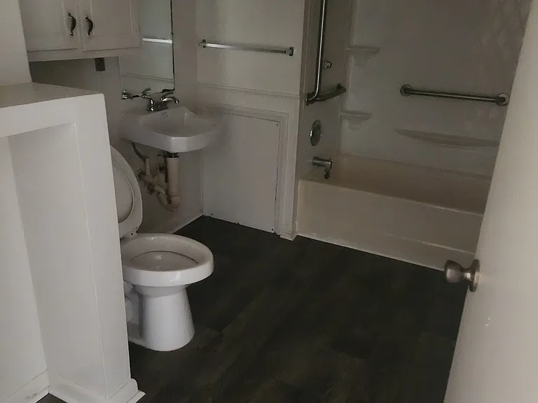 149 L 149 Ljordan St — Photo 3