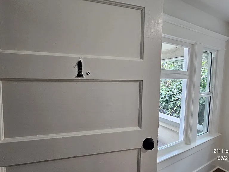 211 Horizon Ave #1 — Photo 2