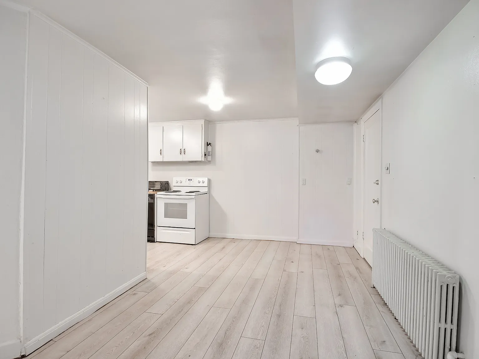3 bed, 932 sqft, $3,750 — Photo 3