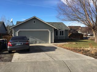 1205 SW 33rd St, Redmond, OR 97756