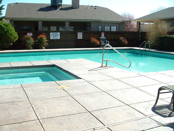Community Pool and Spa