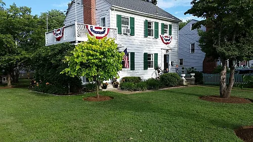 216 Linden Ave Photo 1