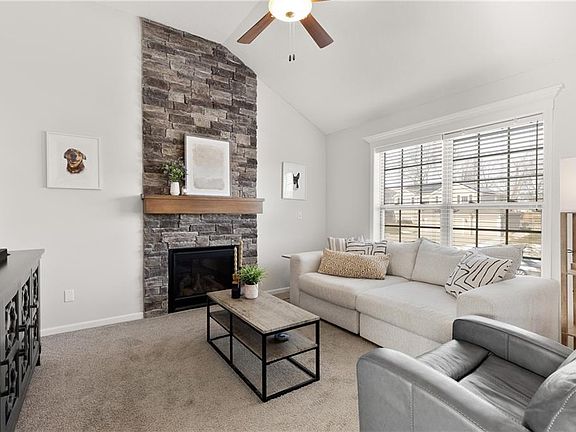 2nd image of 3625 NE 85th St