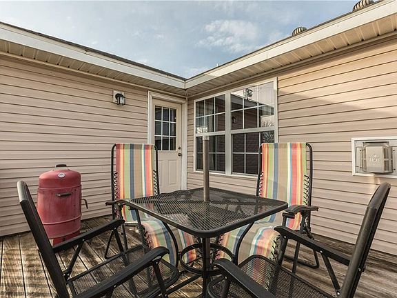 5th image of 718 Olivia Ln