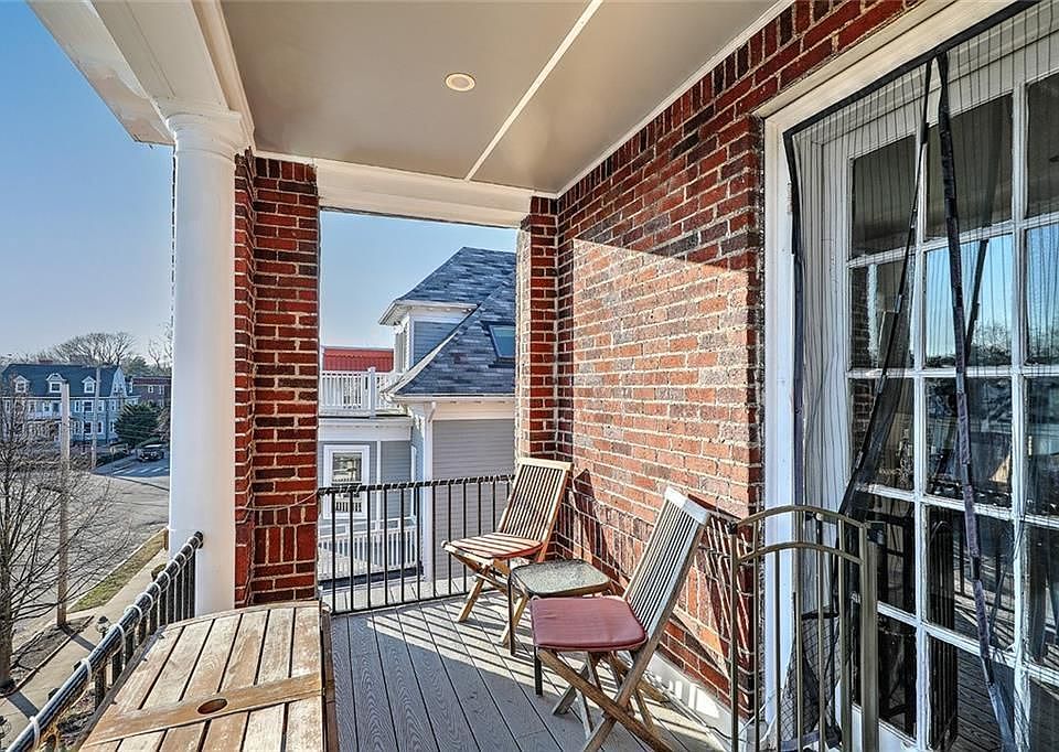 1st image of 154 Irving Ave #3A