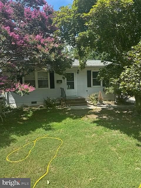 1st image of 205 E Walnut St