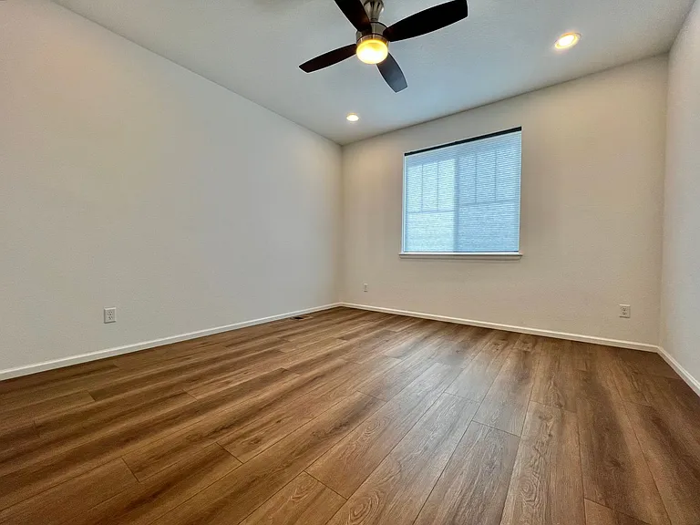 5636 Bay Hill Dr — Photo 16