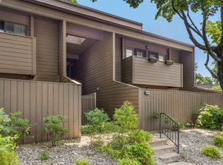 750 Shaker Dr APT 907, Lexington, KY 40504