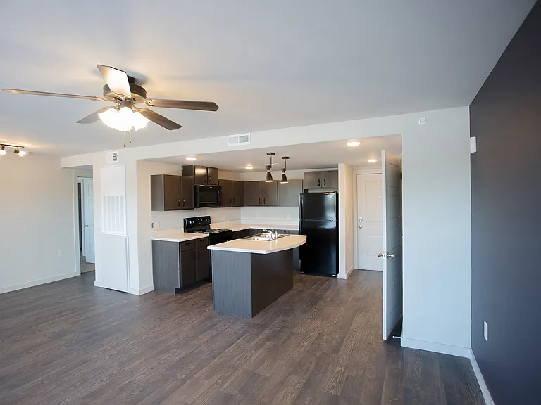 1050 Spencer St #33 — Photo 5