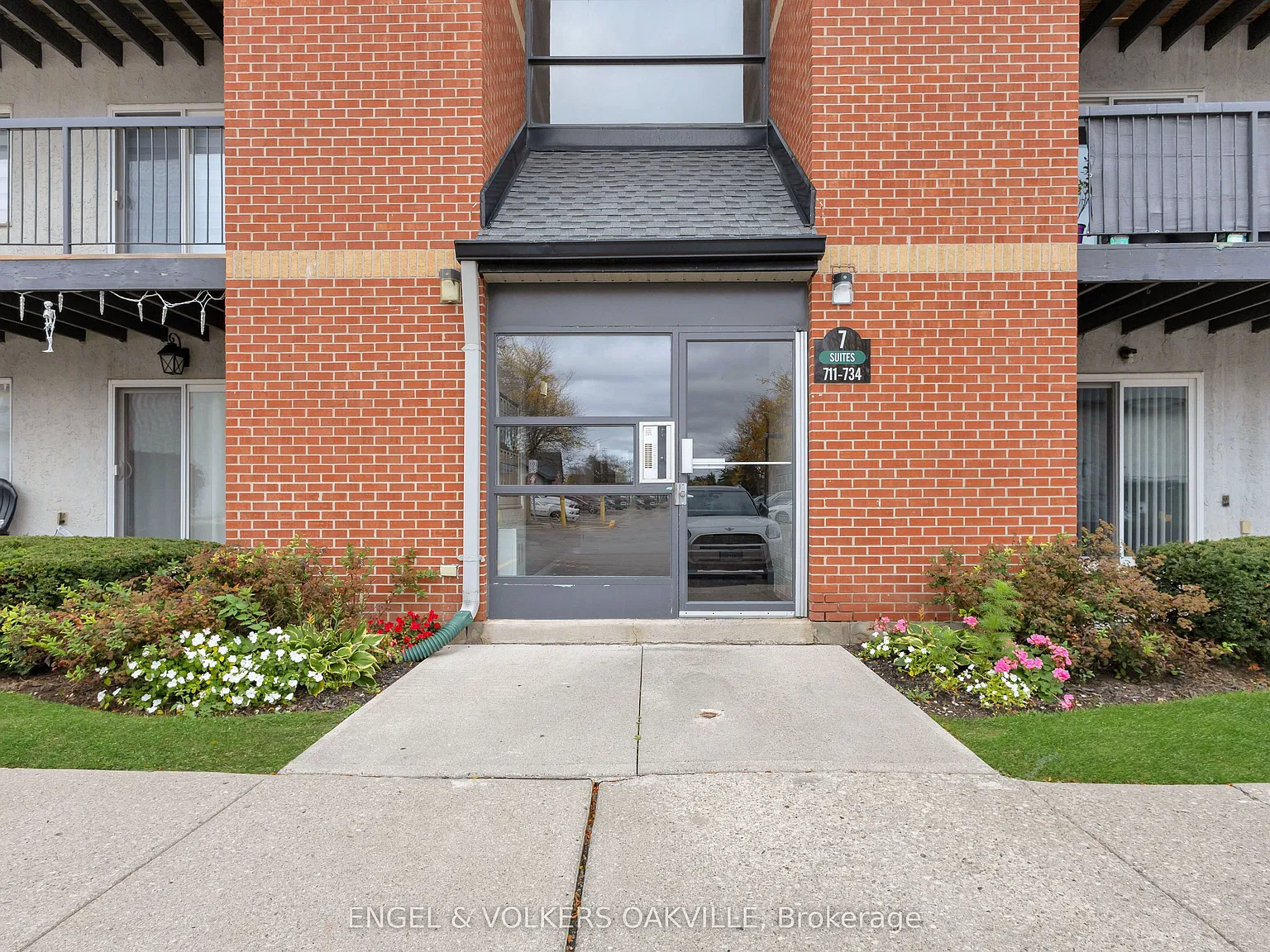 3 bed, $3,150 — Photo 2