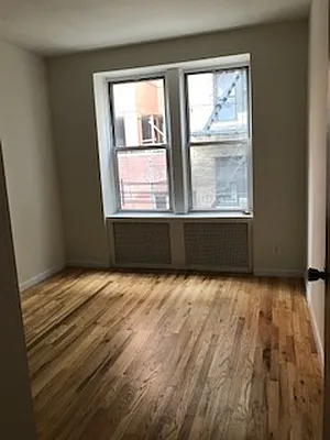 Rented by Tip Top Realty Corp | media 16