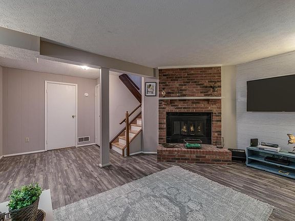 2nd image of 2961 Talbrock Cir