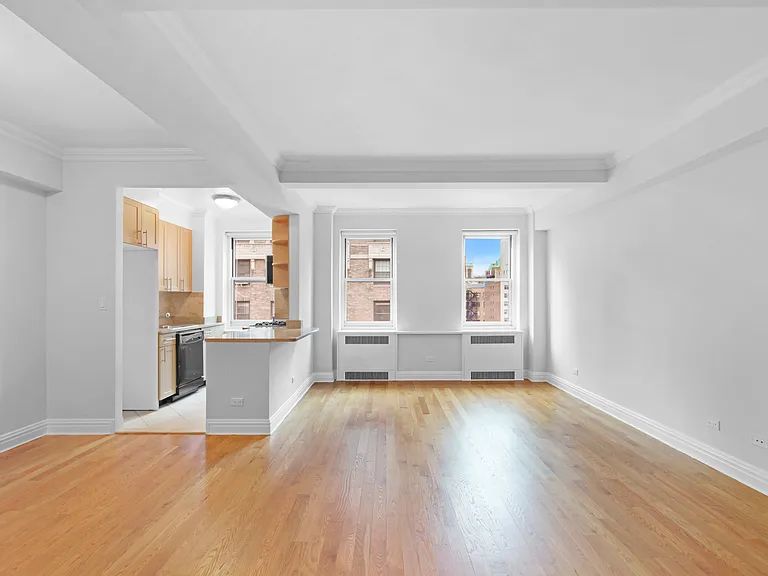 20 Park Ave #14D — Photo 1
