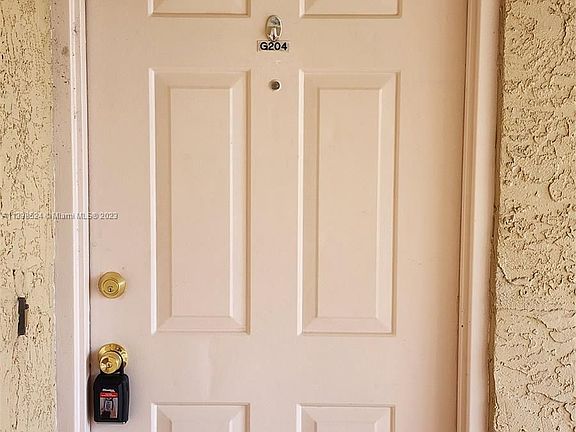 5th image of 1536 SE Royal Green Cir #204