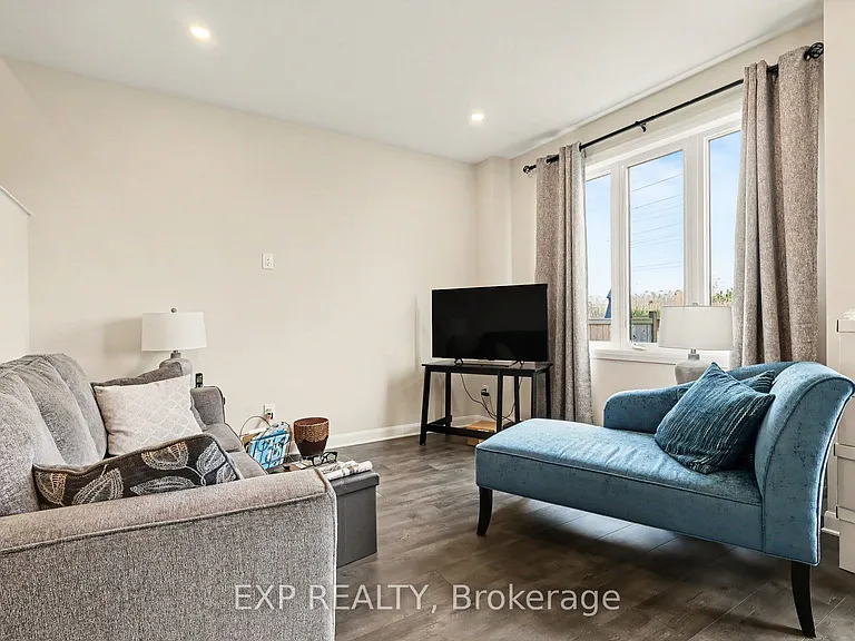 538 Prominence Way — Photo 4