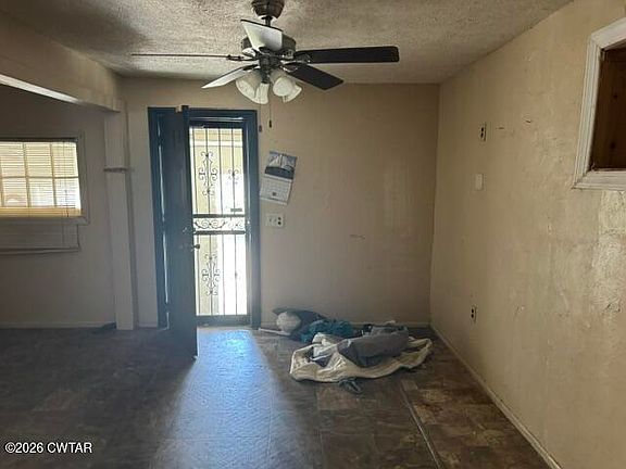 4th image of 3084 W Jackson St