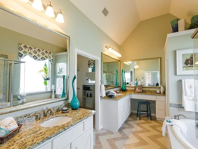 6105 Claridge Ln — Photo 11