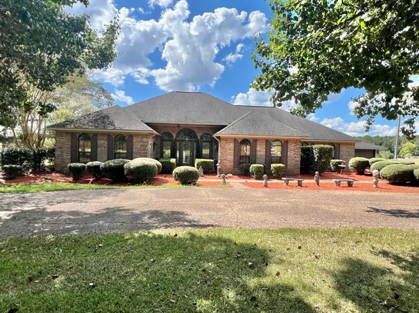 61 McCain Estates Dr S, Eupora, MS 39744