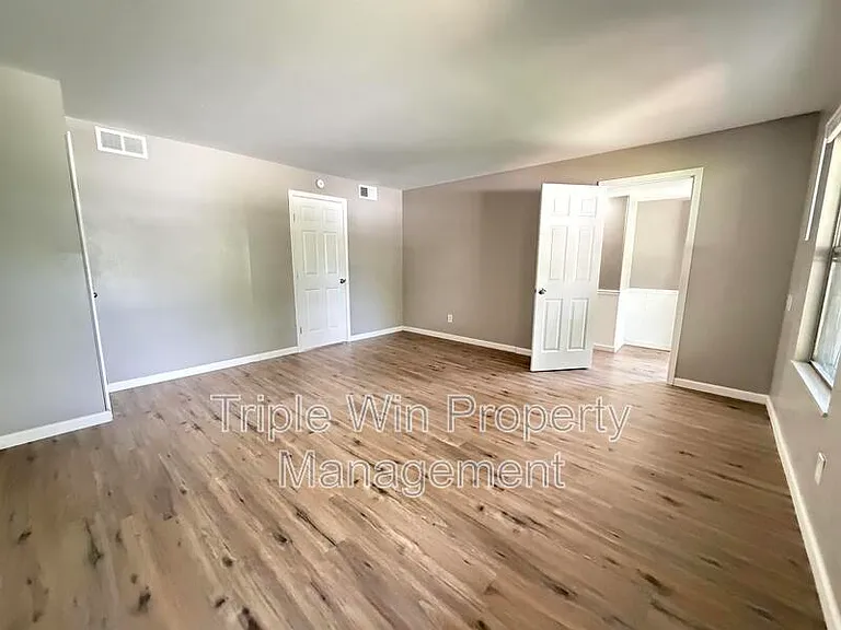 11050 Linnell Dr — Photo 12