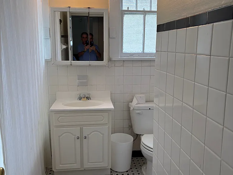 2412 State St — Photo 9
