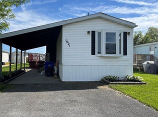 1021 Fernwood Dr, Lockport, NY 14094