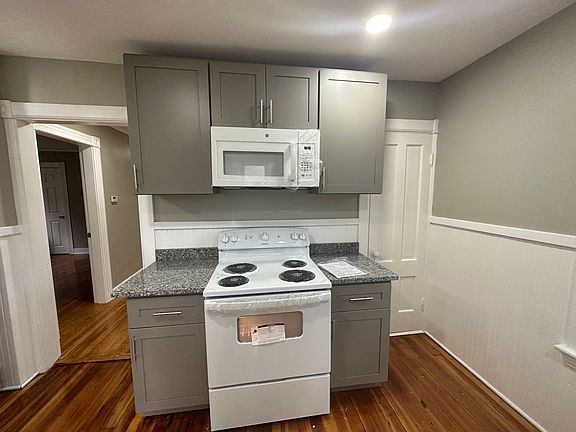 5th image of 176 Everett St APT 2