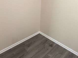 1 Lily Ct, Edison, NJ 08820