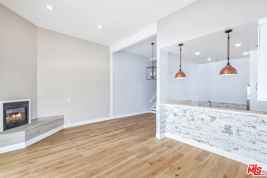 2 bed, 2.0 bath, $12,000 — Photo 4