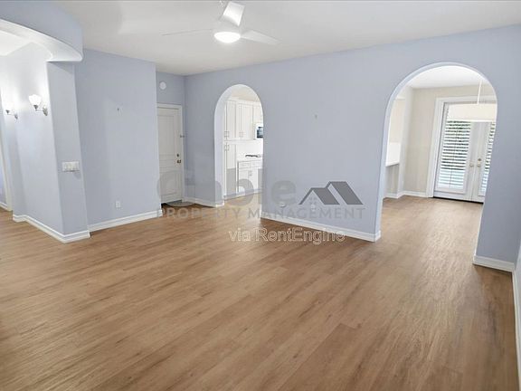 4th image of 26925 Carmelita Dr