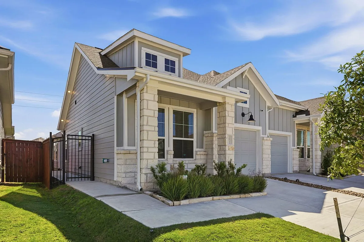 Building Photo - 10035 Crescendo Way