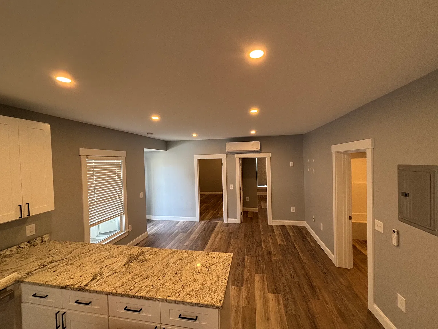 2 bed, 800 sqft, $2,550 — Photo 2