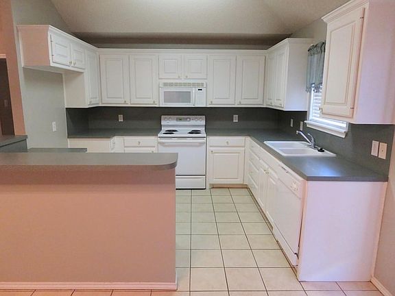 4th image of 10106 Evanston Ave Unit 1
