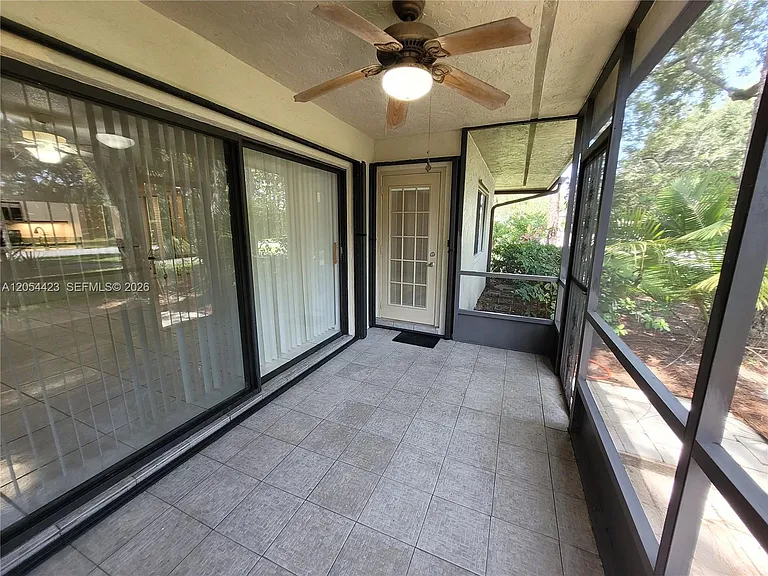 7523 Greenlake Way #C — Photo 25