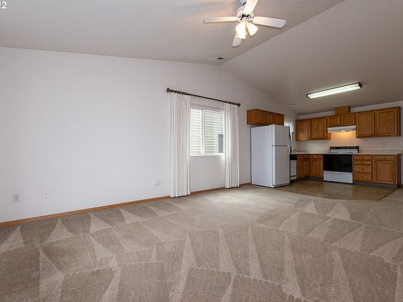 4th image of 4400 NE 72nd Pl