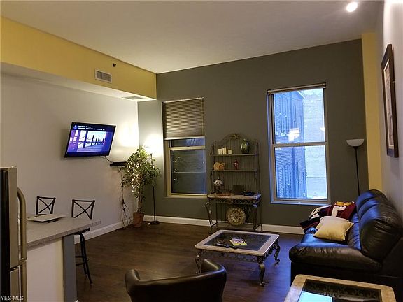 5th image of 408 W Saint Clair Ave APT 311