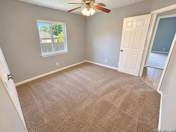 4th image of 409 Carrick Ct