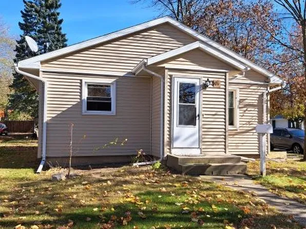 606 N 4th Ave, Sturgeon Bay, WI 54235