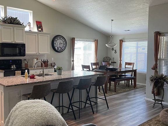 5th image of 1626 E Filmore Dr