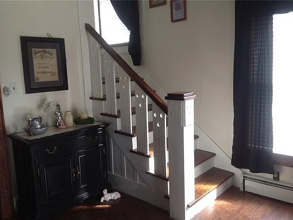 2nd image of 121 E Church St