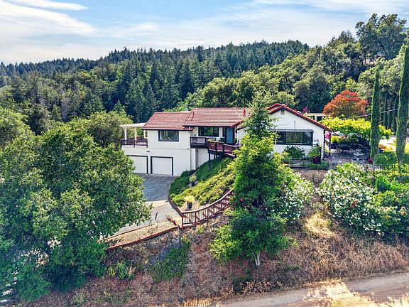 3rd image of 275 Kerry Lane