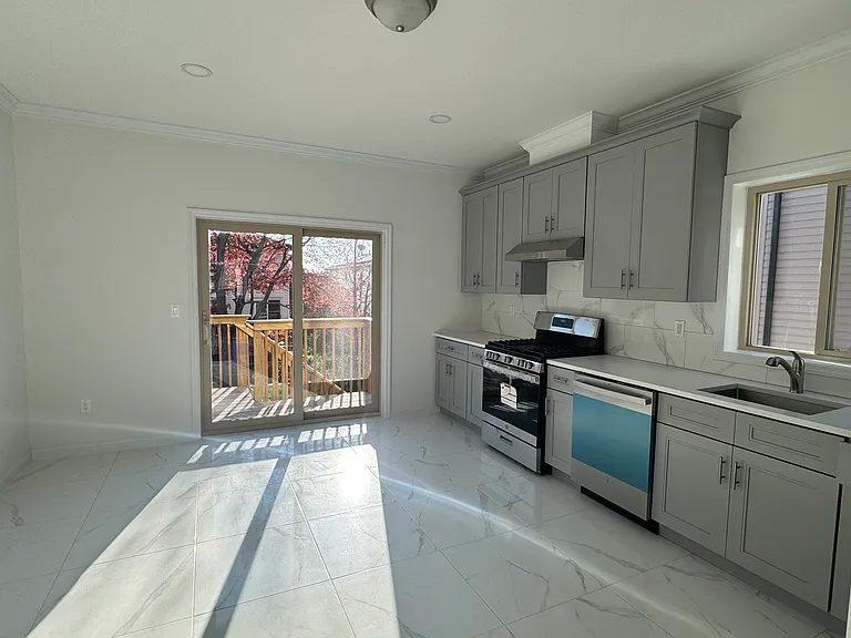 98 Monahan Ave — Photo 2