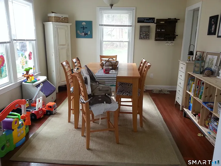 356 Townsend Ave — Photo 7