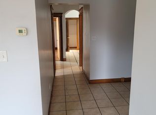 400 E 69th St #2, Chicago, IL 60637