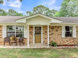 312 Parkway Ln, Gilmer, TX 75645
