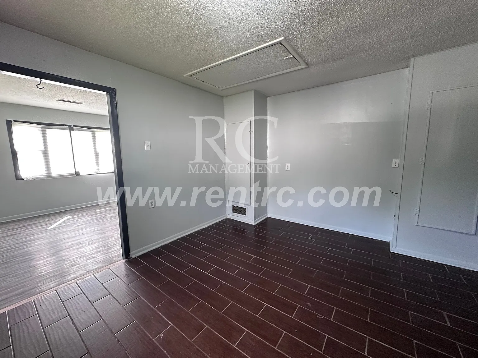 3 bed, 1200 sqft, $950 — Photo 3