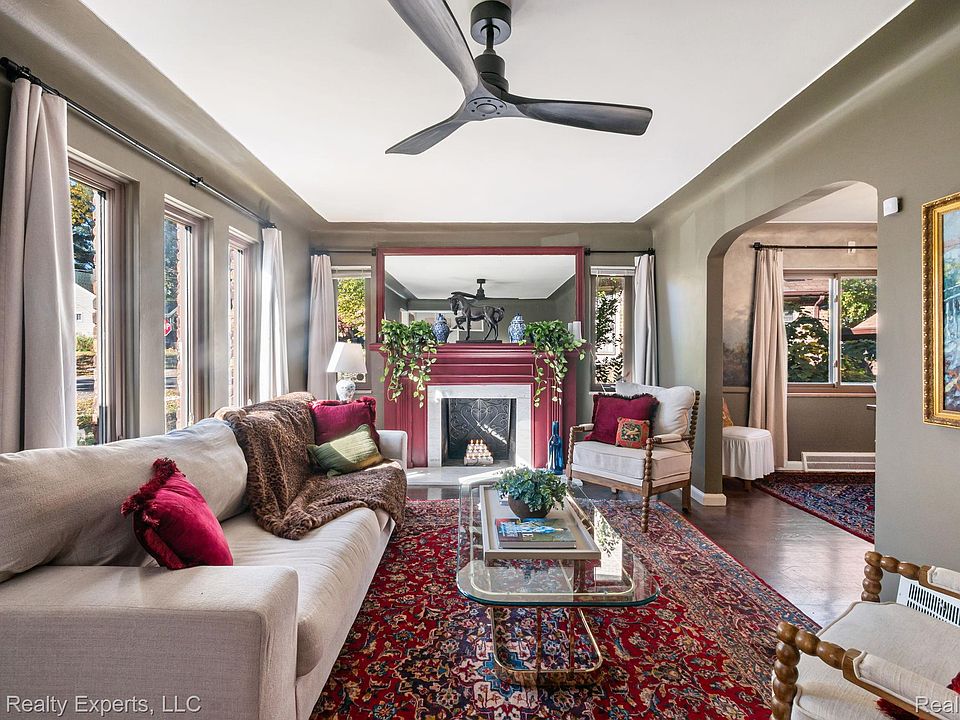 64 Illinois Ave, photo 6