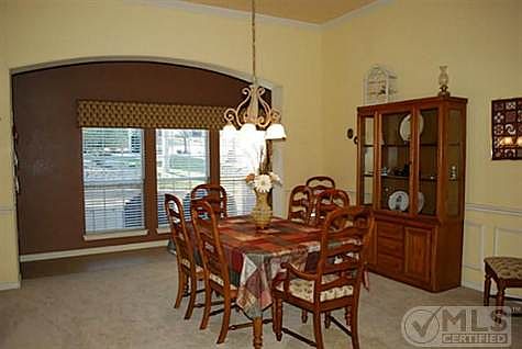 4th image of 907 Royal Ct